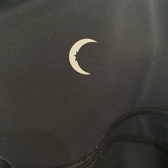 ZYIA Light n Tight Black Leggings w/ Pockets - Picture 6 of 6